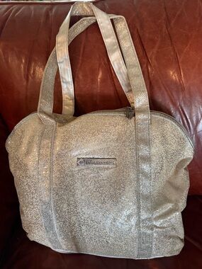 beauticontrol Sparkle Metallic Tote in silver